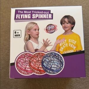 Flying Spinner Toy - nwt air-o ball